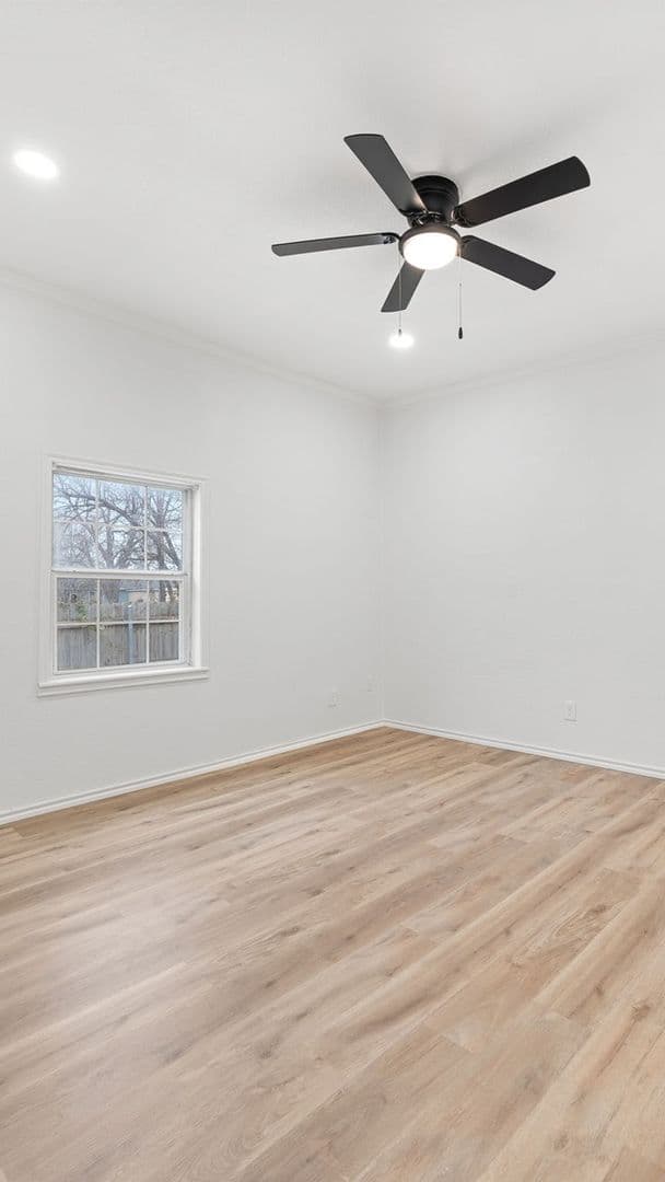 Fort Worth House: 1032 E Tucker St