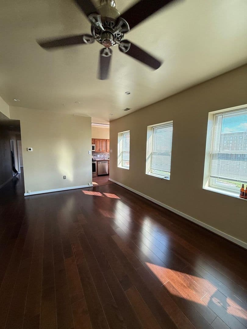 Washington Condo: 55 M St NW