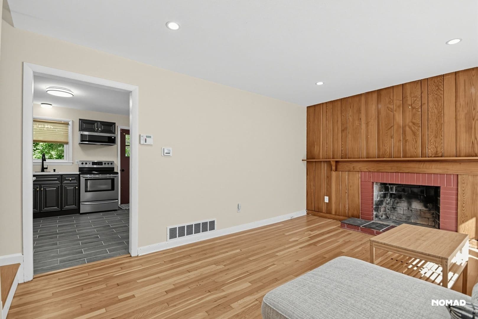 South Windsor House: 85 Willow St