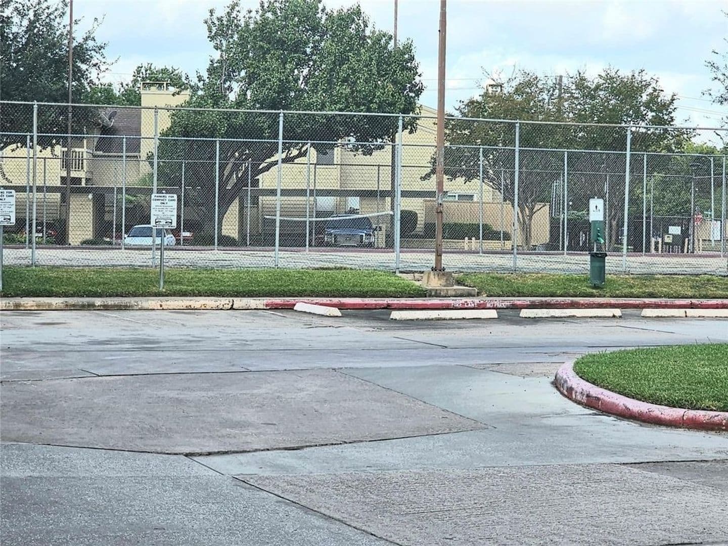 Houston Condo: 3566 Ocee St