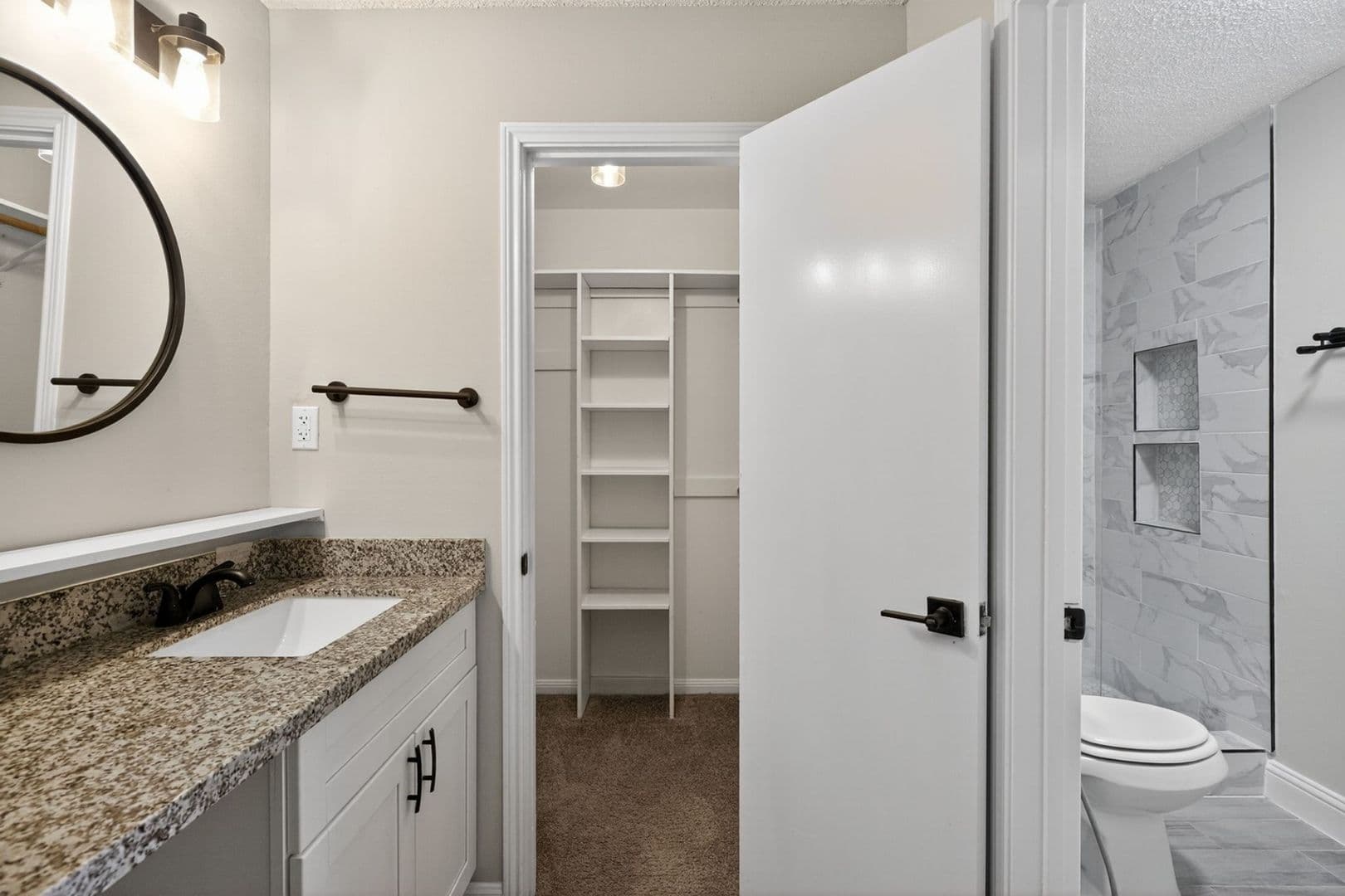 Houston House: 2250 Shadowdale Dr