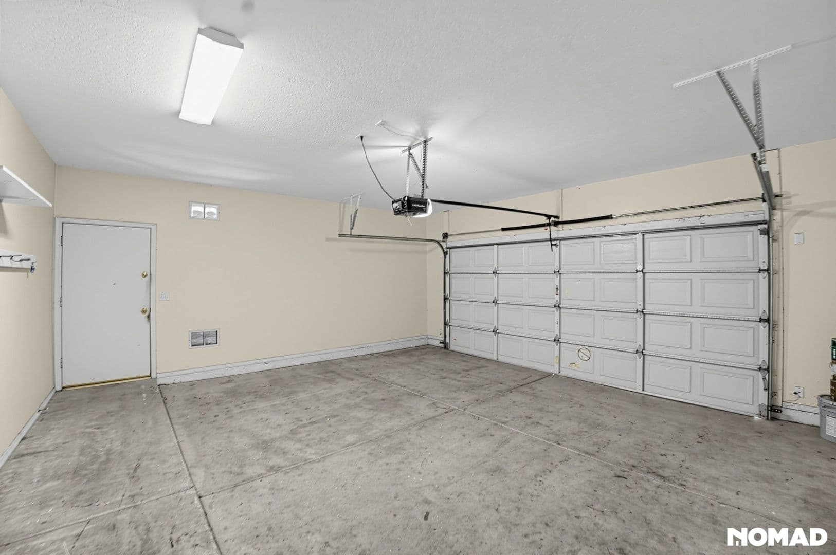 Avondale House: 3314 N 126th Dr