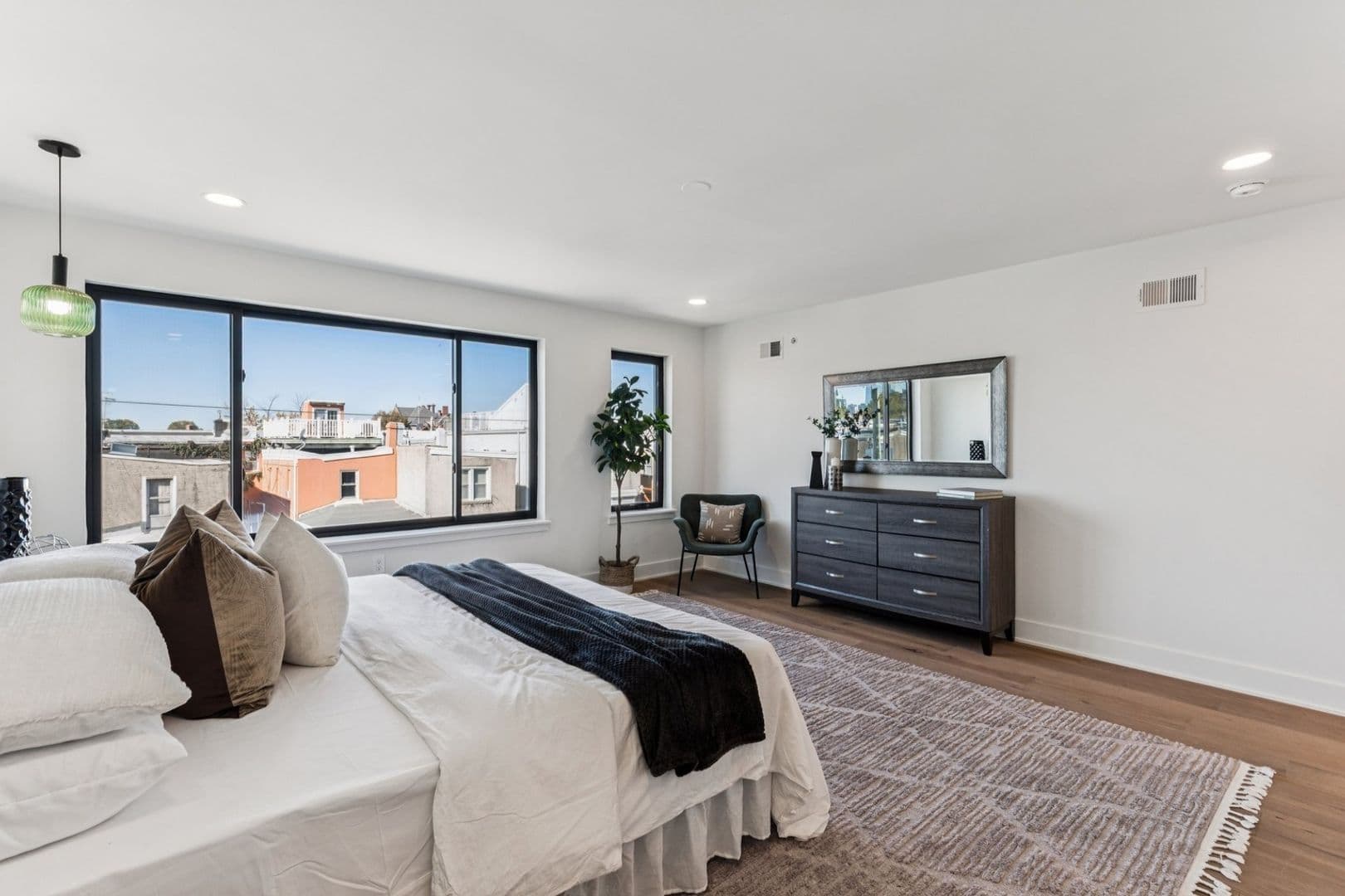Philadelphia House: 739 N Capitol St