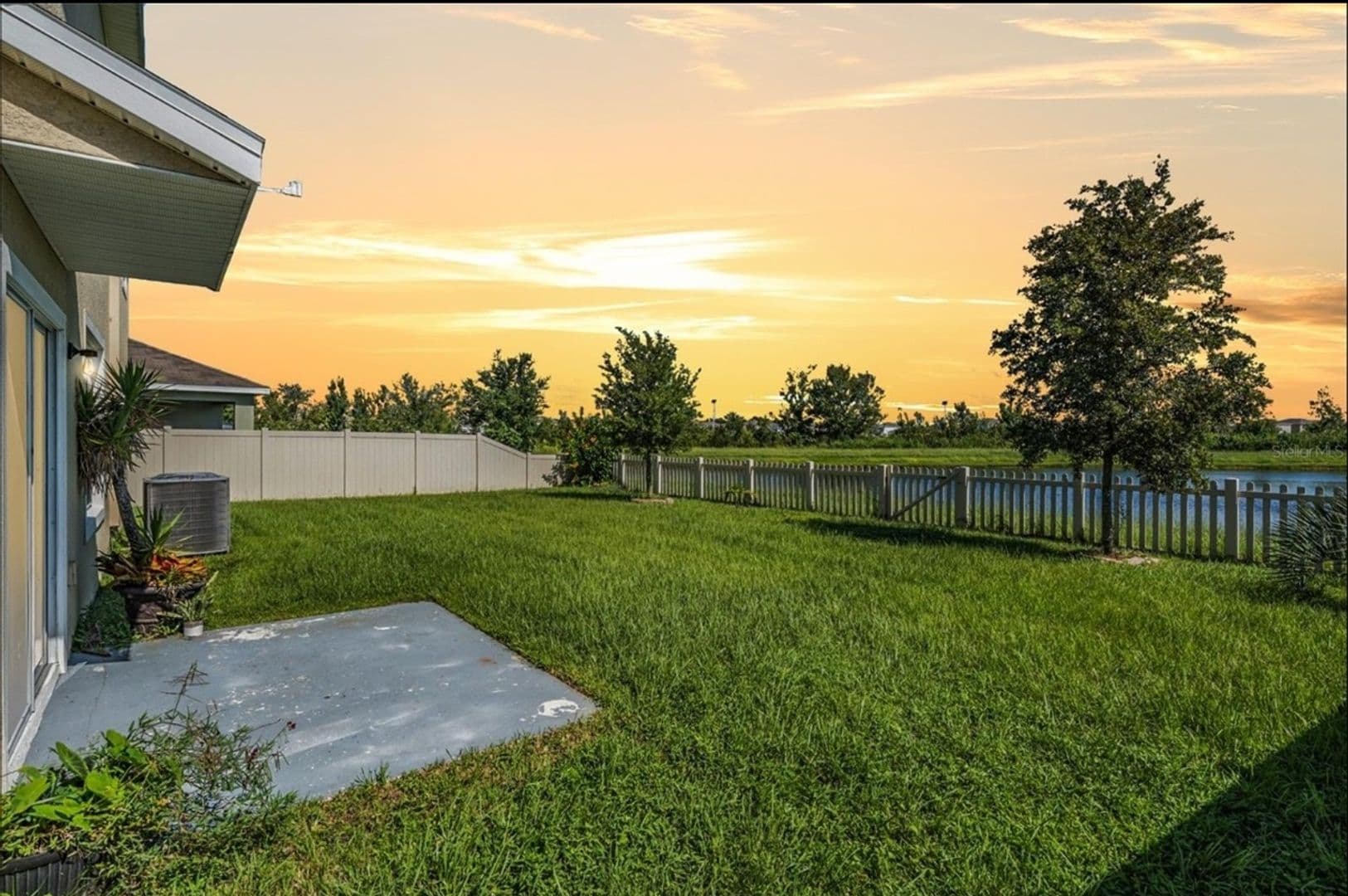 Wesley Chapel House: 30907 Summer Sun Loop