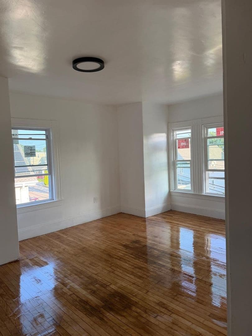 Brockton Townhome: 299 Pleasant St