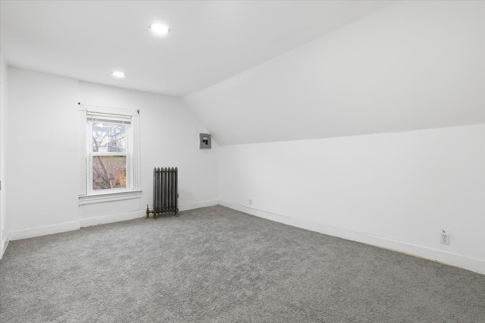 Scranton House: 940 Monroe Ave