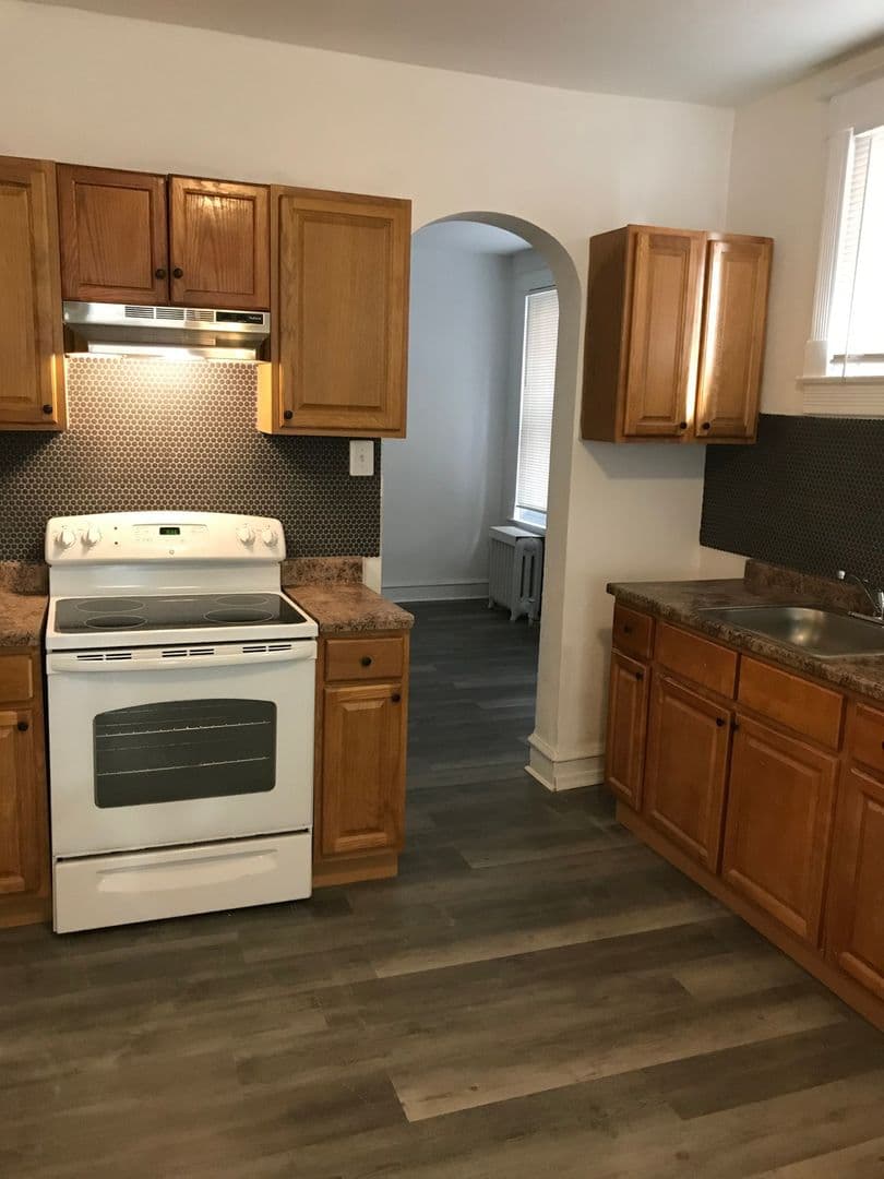 Philadelphia Townhome: 4832 E Roosevelt Blvd