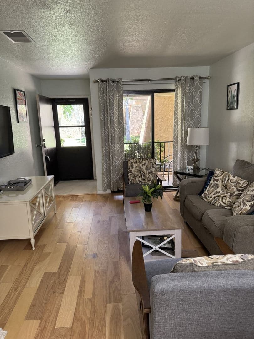 Palm Springs Condo: 2801 N Los Felices Cir E