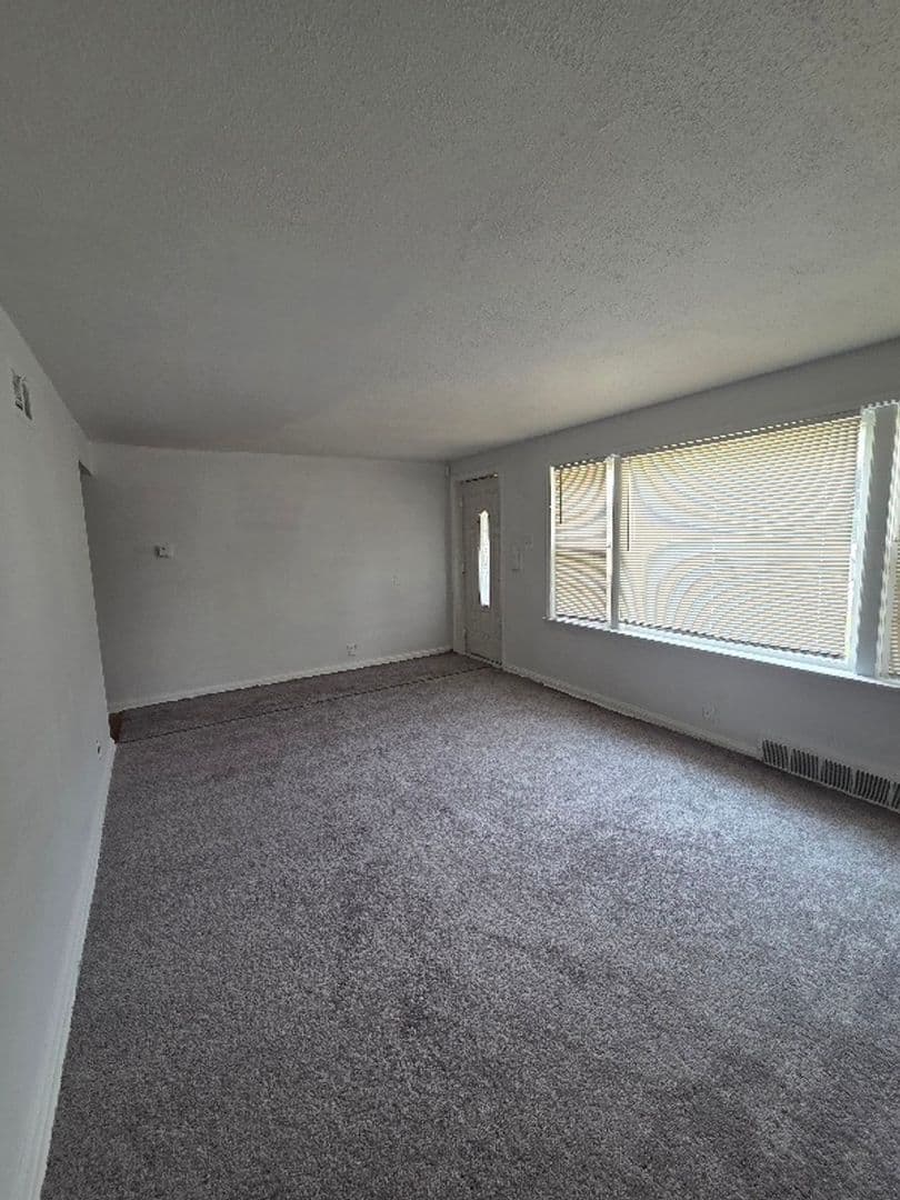 Saint Louis House: 1816 N Hanley Rd