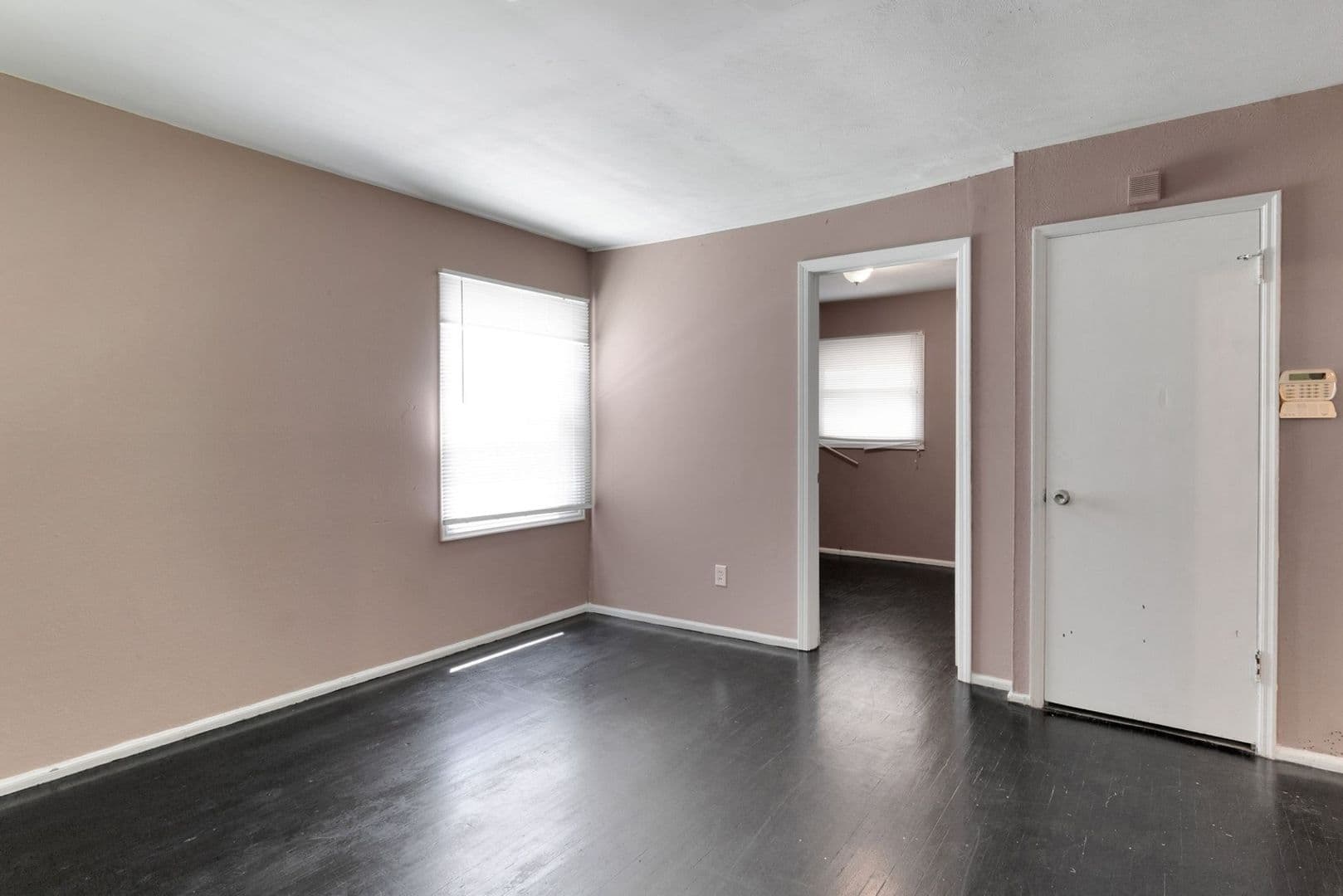 Saint Louis House: 300 Estridge Rd