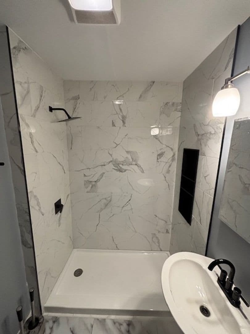 Indianapolis House: 853 N Drexel Ave