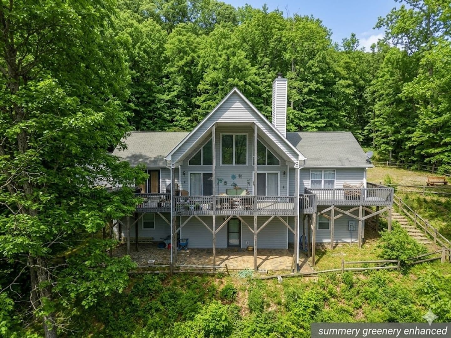 Waynesville House: 872 Mountainside Dr
