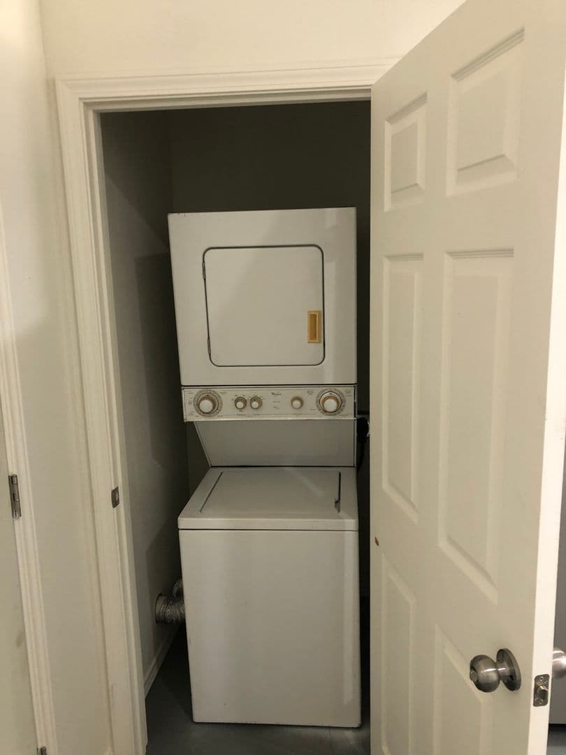 Lindale Townhome: 22404 Matins Ln