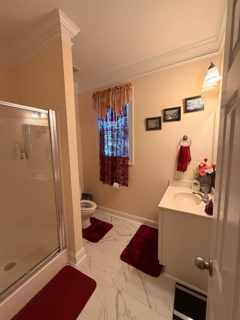 Cary House: 606 Gravel Brook Ct
