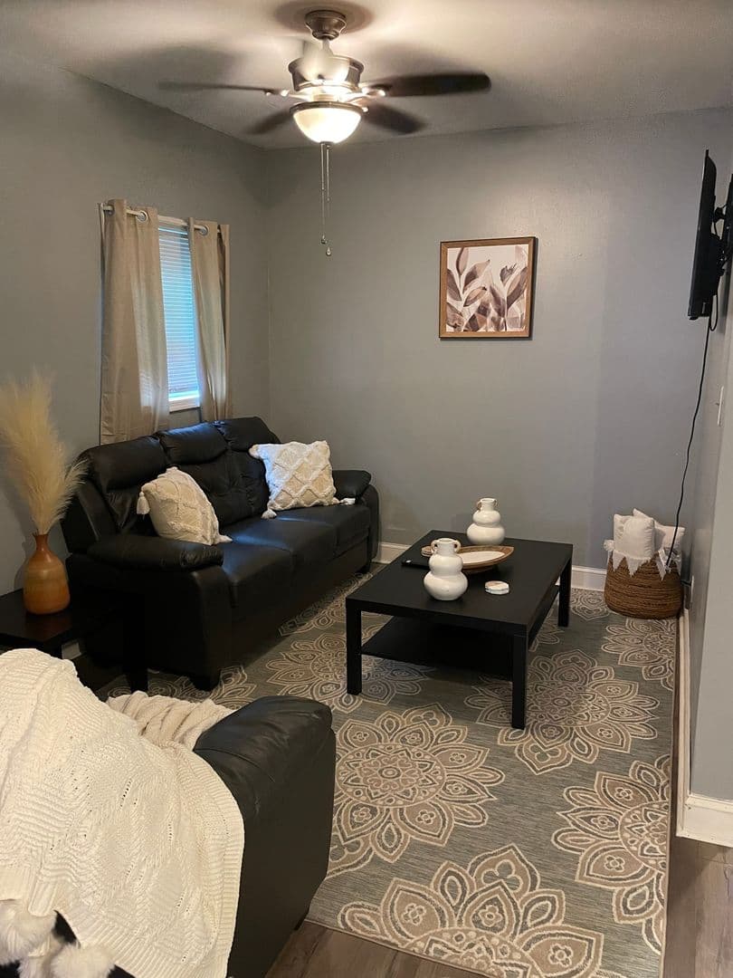 Wilmington Townhome: 1103 W 7th St