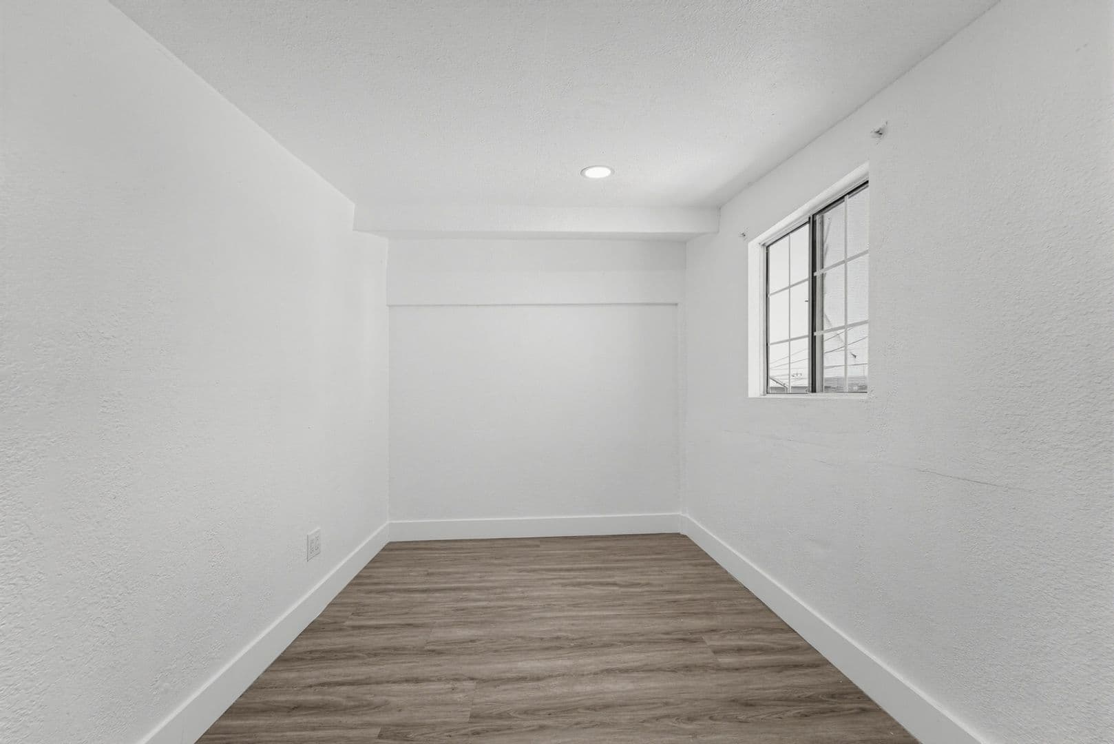 Los Angeles Townhome: 2703 Alsace Ave