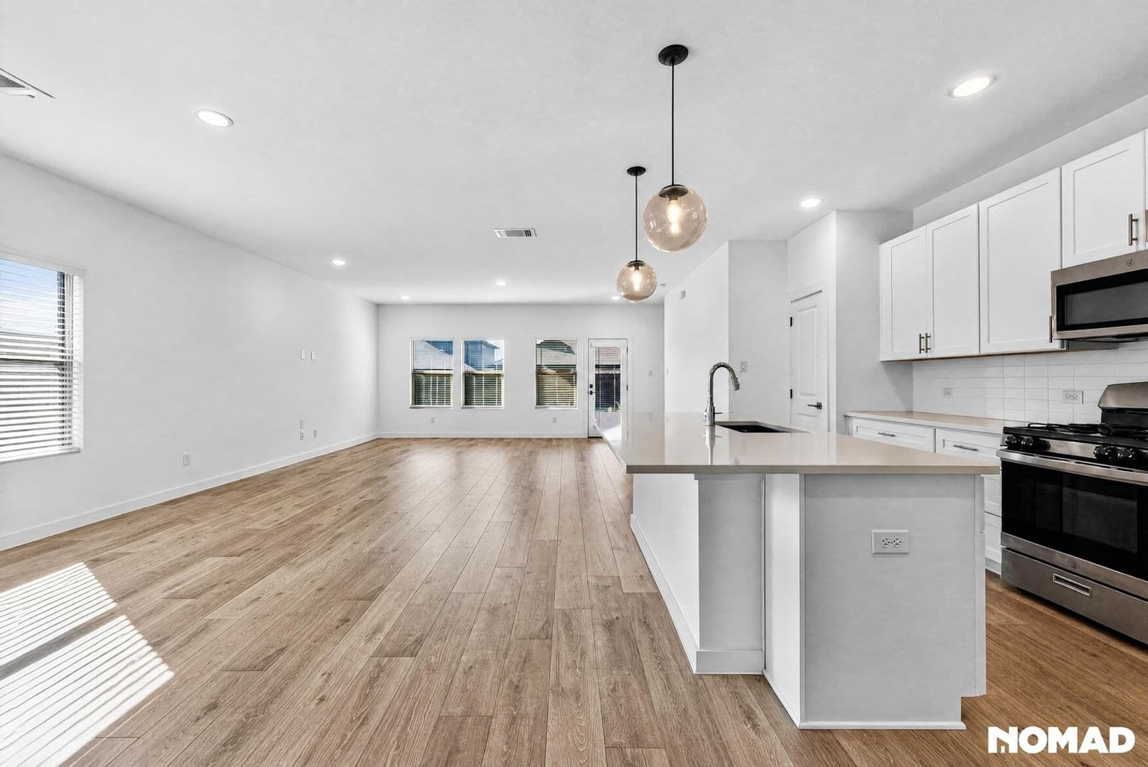Seagoville House: 2512 Broken Bow Dr