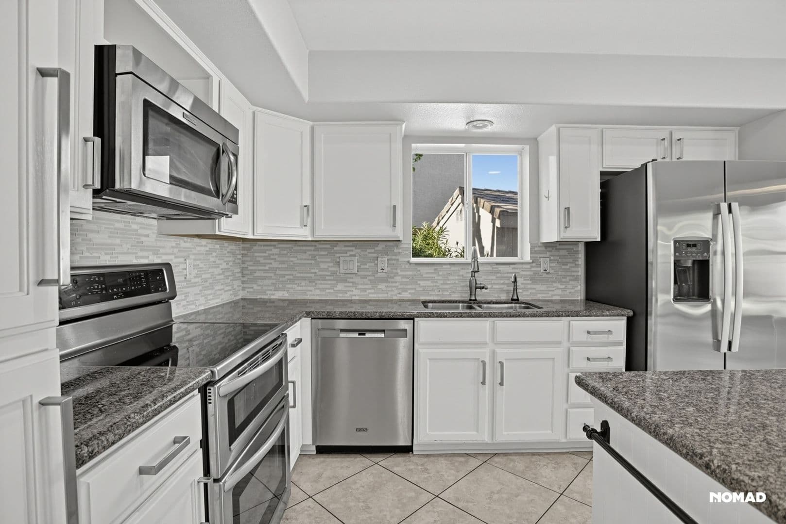 Gilbert House: 141 S Quartz St