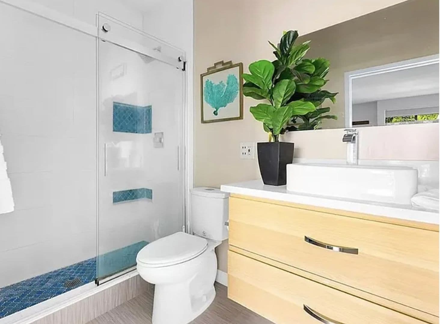 Los Angeles Condo: 4567 Lexington Ave