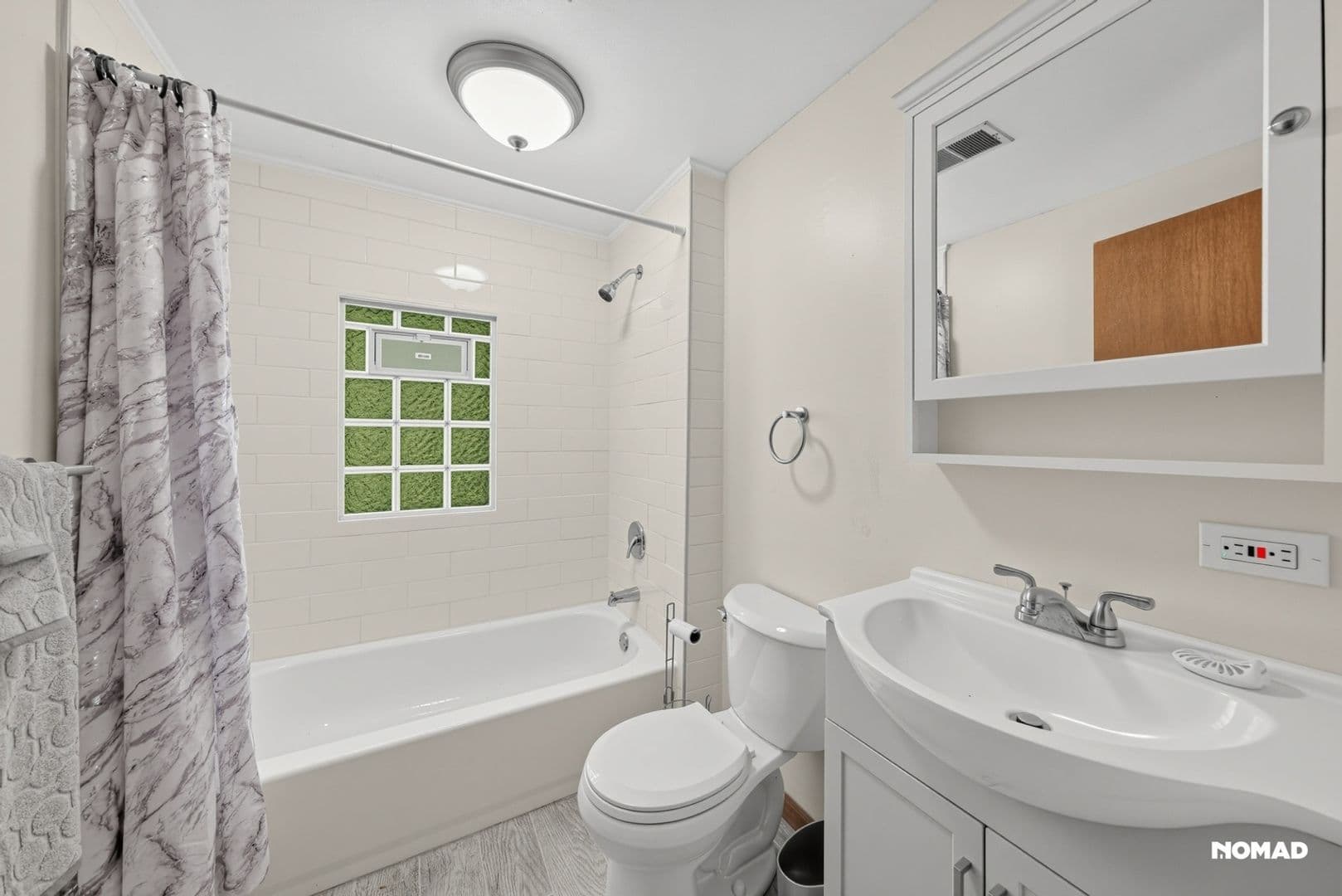 Downers Grove House: 6294 Woodward Ave