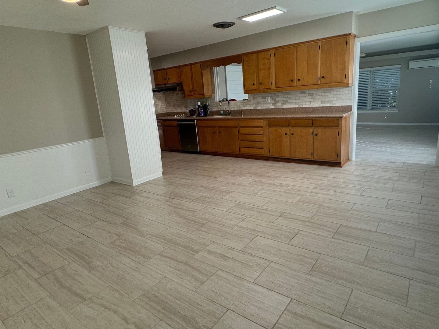 San Antonio House: 322 Shropshire Dr