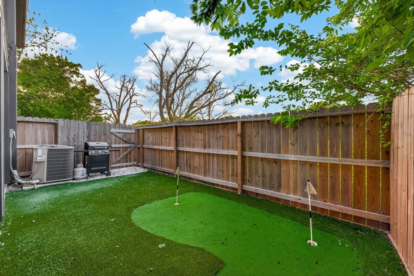 Houston Townhome: 4221 Galesburg St