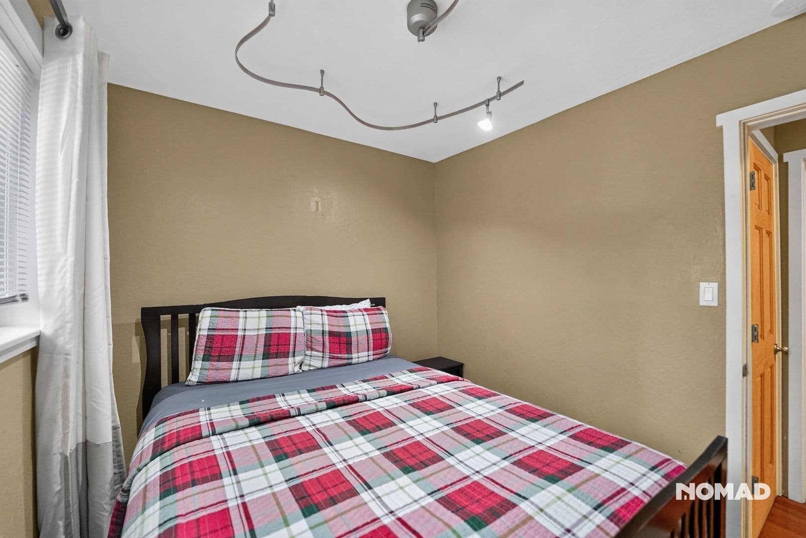 Tahoma House: 7064 6th Ave