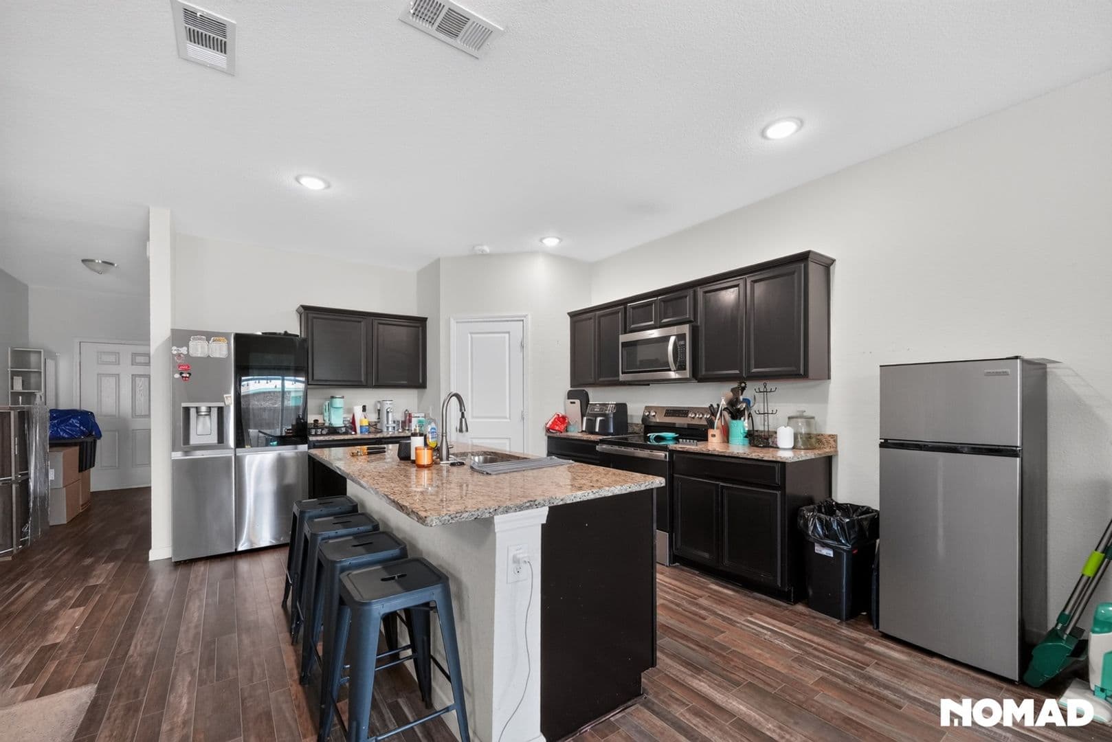 Red Oak House: 318 Dove Creek Ln