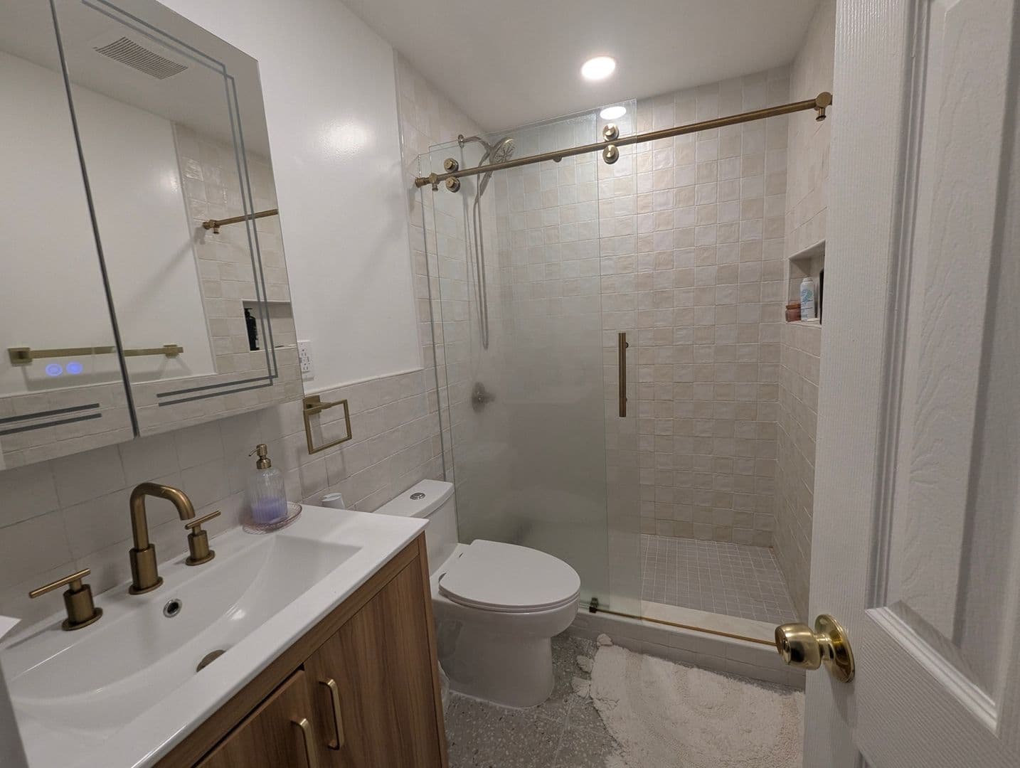 Freeport Townhome: 205 Sportsmans Ave