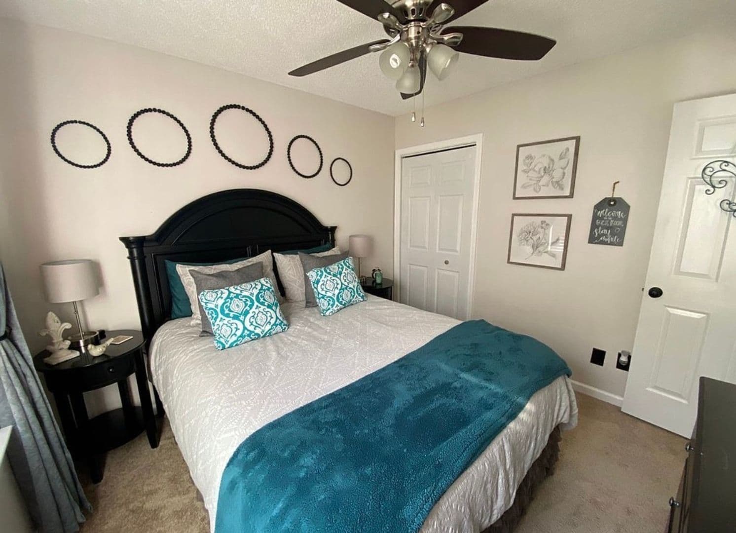 Columbia House: 6 White Wing Ct