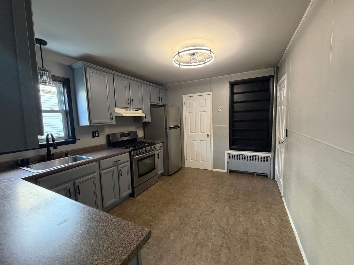 Staten Island Townhome: 35 Pearl St