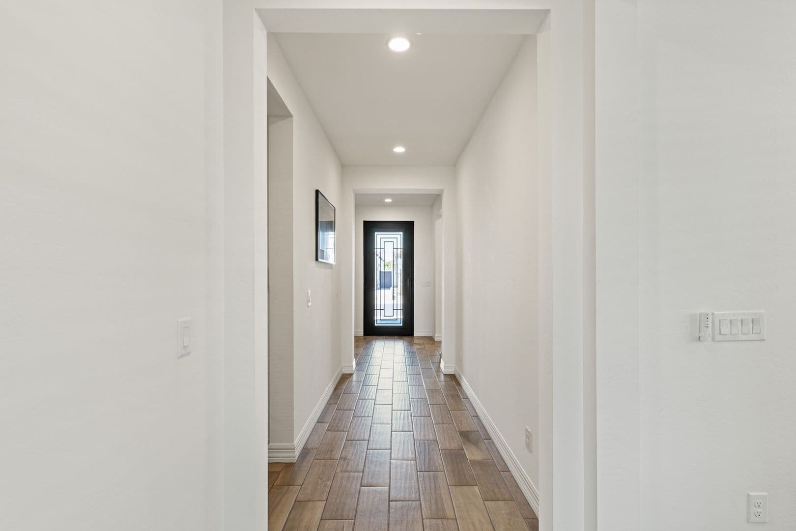 Surprise House: 10997 N Hershey St
