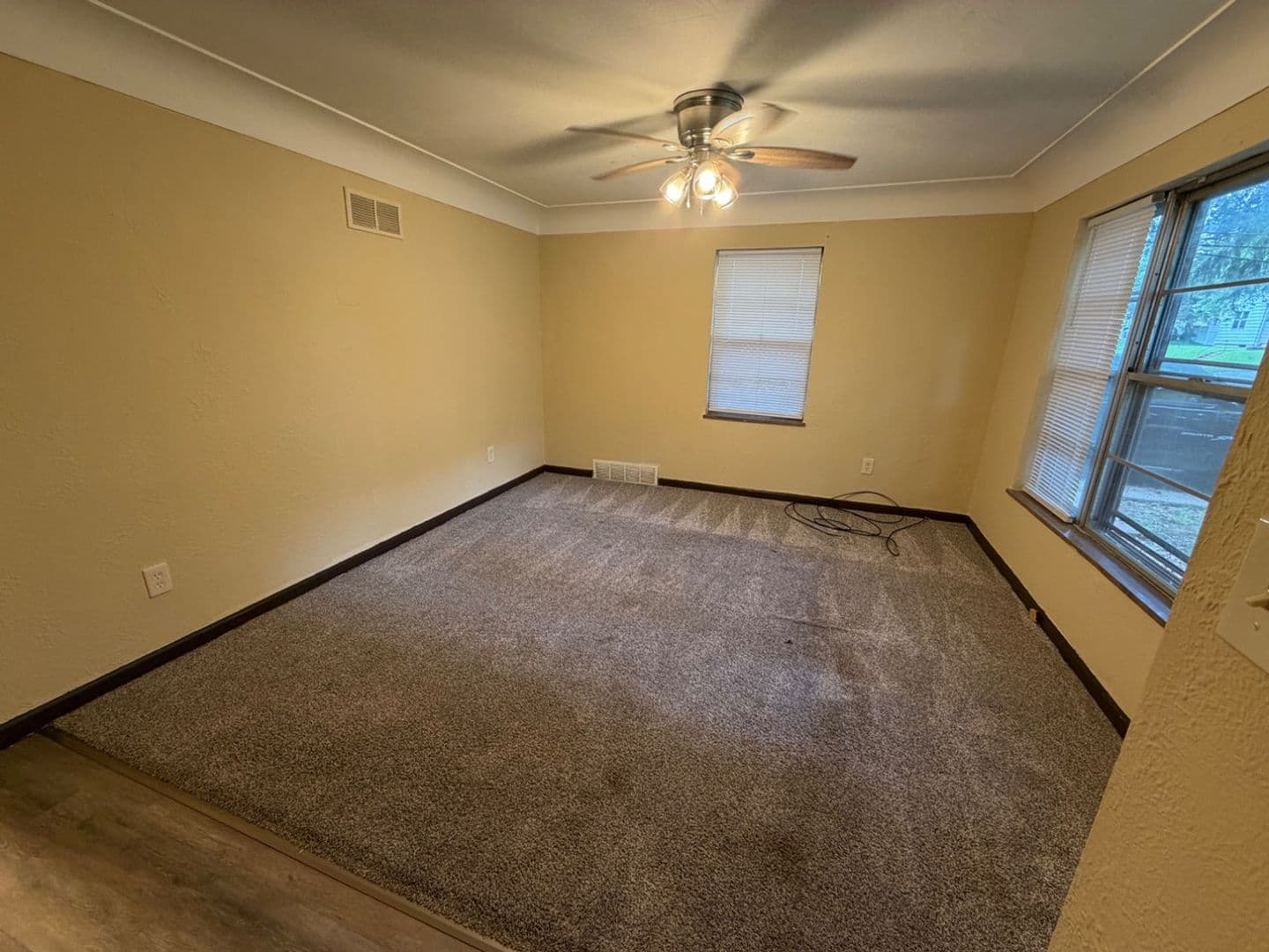 Belleville Townhome: 316 W H St