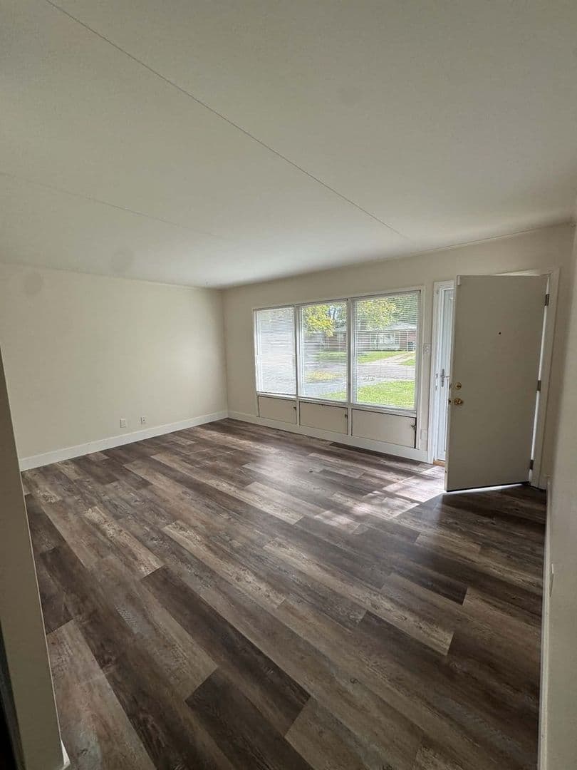 Belleville House: 4113 Betty Dr