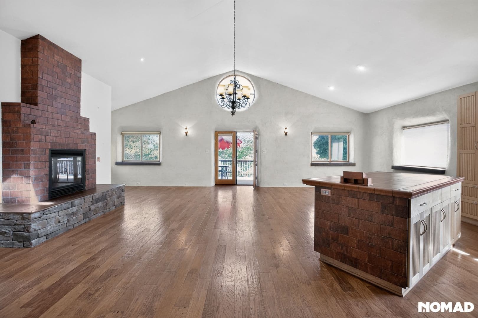 Ashland House: 230 Patterson St