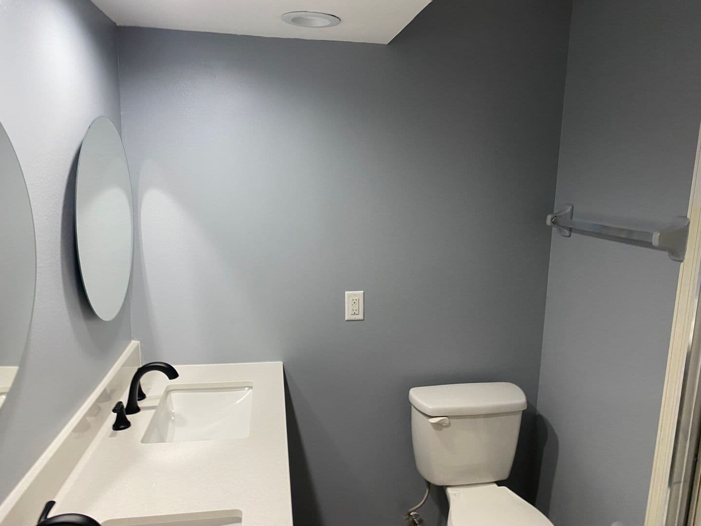 Inverness House: 415 W Circlewood St