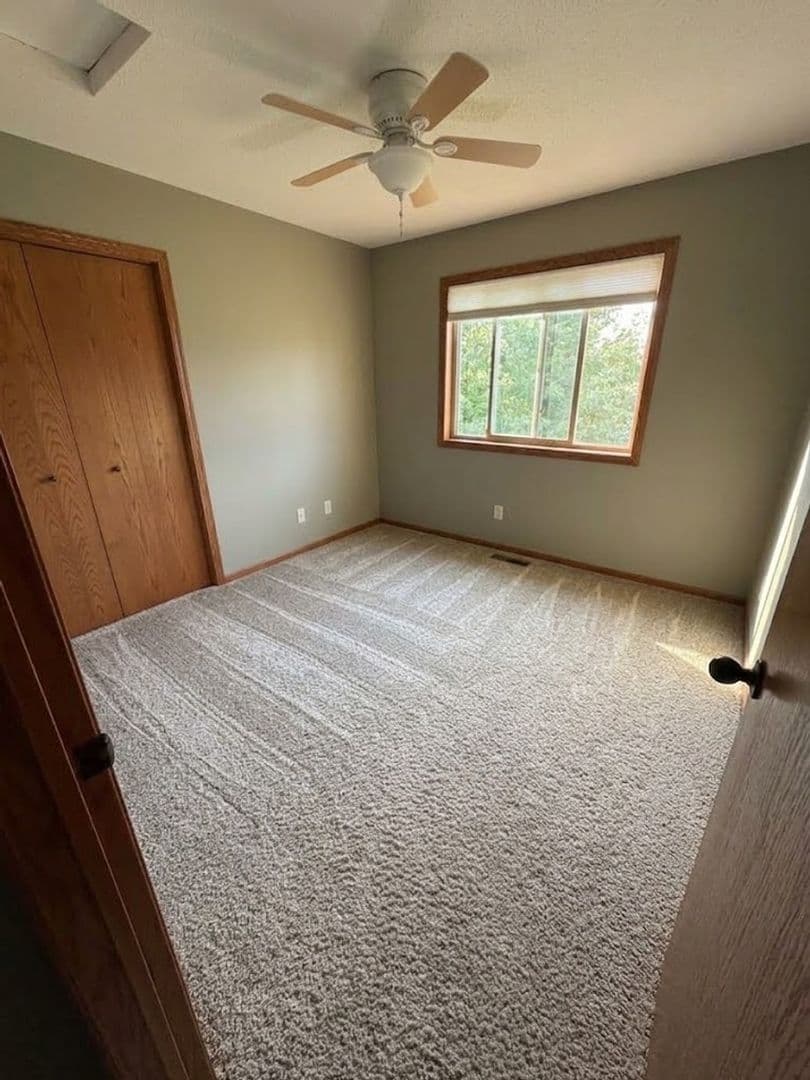 Belle Plaine House: 936 Ivy Hills Rd