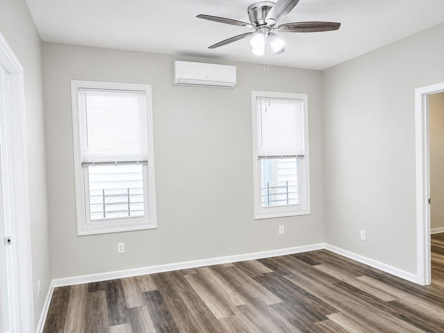 Jersey City Townhome: 207 Armstrong Ave