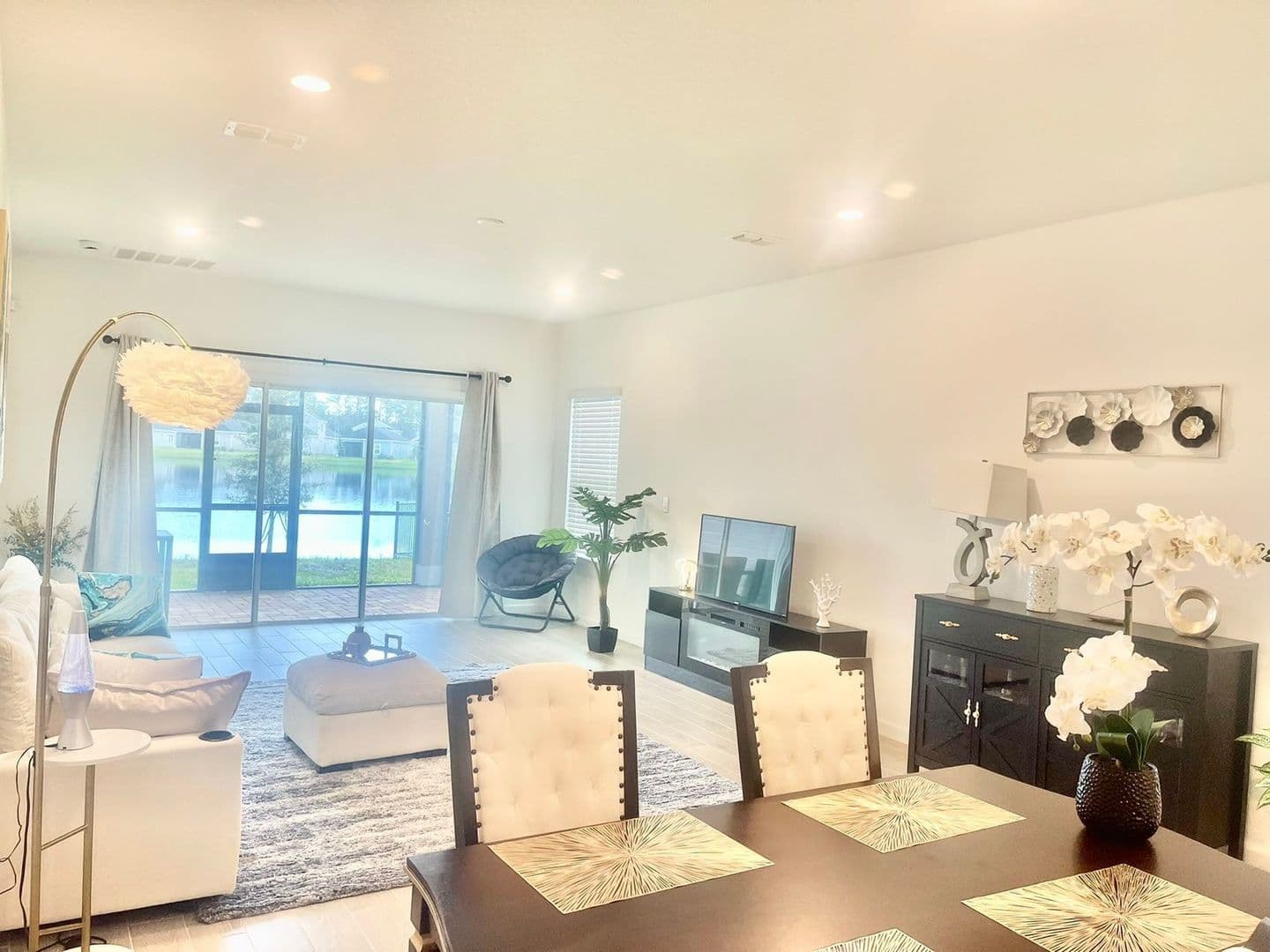Saint Augustine House: 552 Lake Sinclair St
