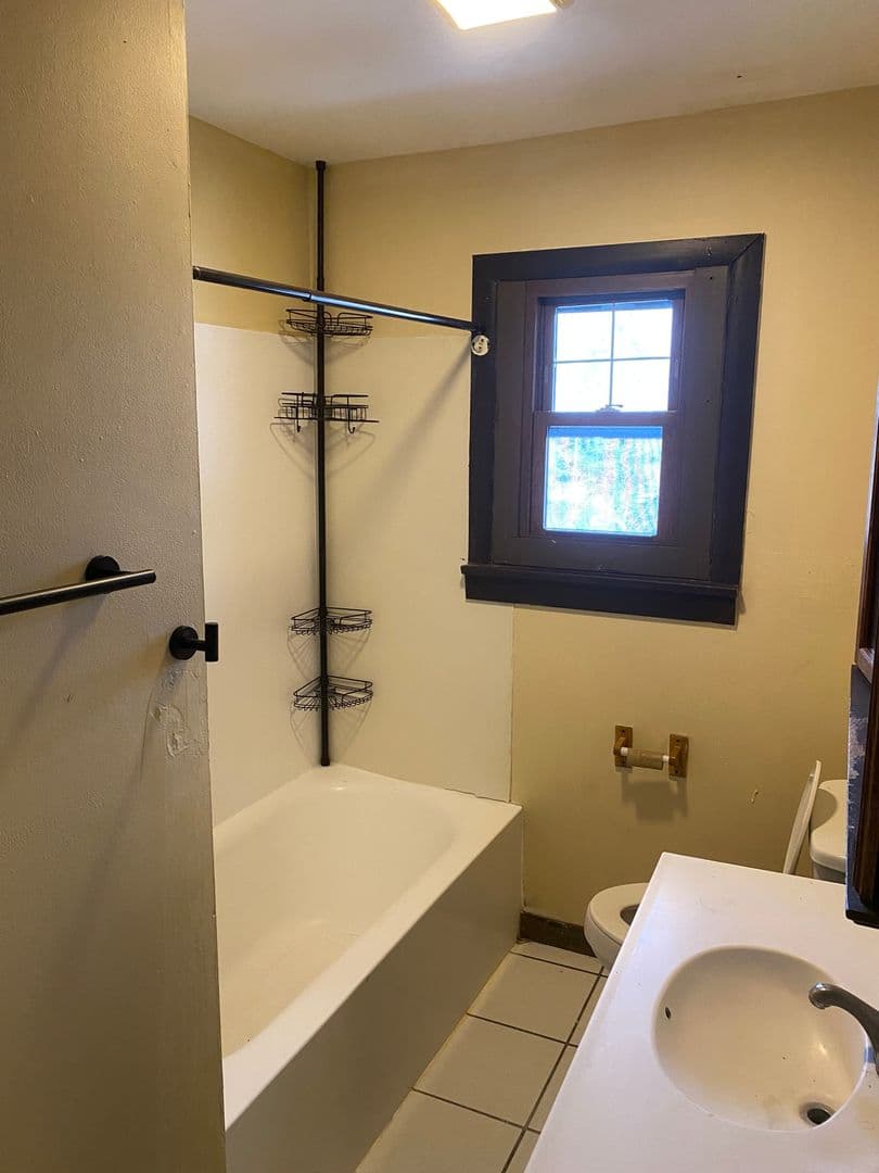 Youngstown Townhome: 280 Fairgreen Ave