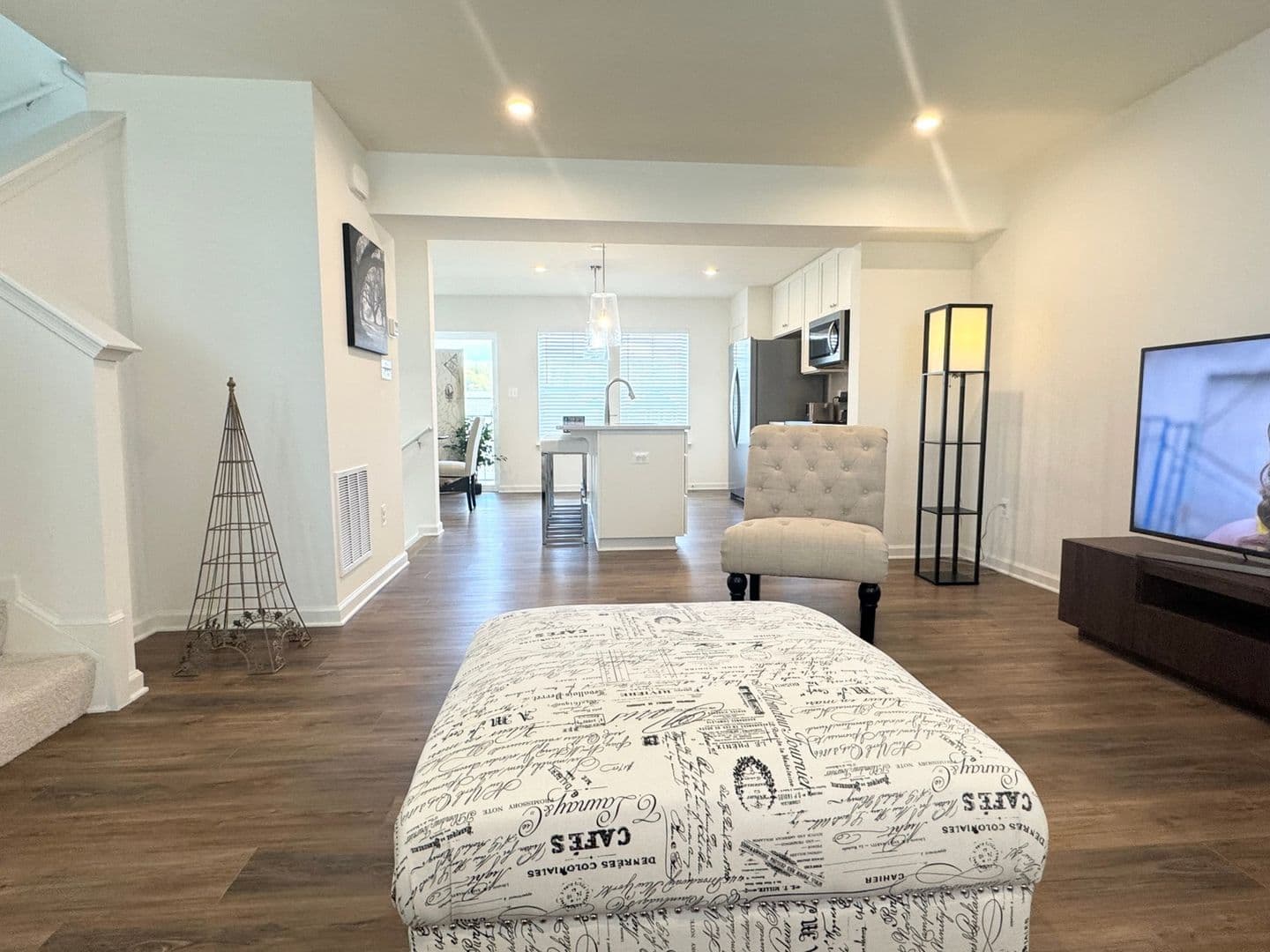 Falling Waters Townhome: 229 Clifton Mnr