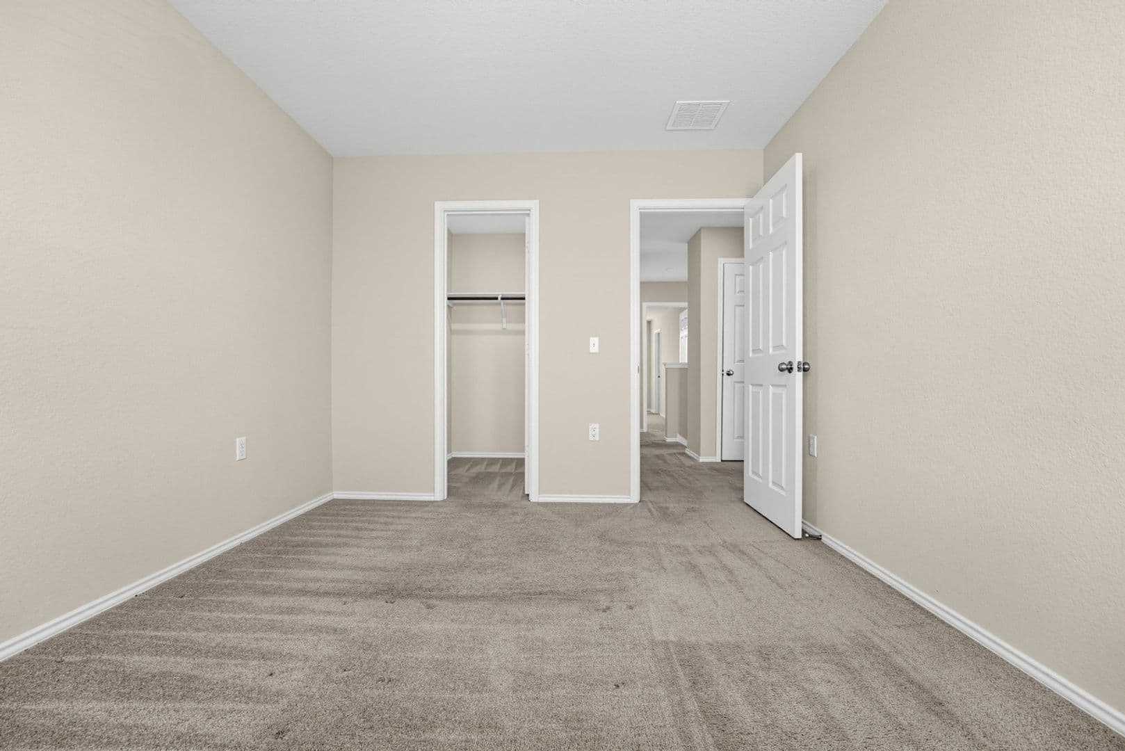 Manor House: 11111 Mestengo Dr