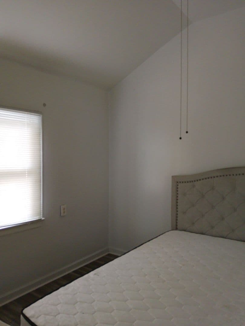 Manassas House: 14416 Bristow Rd