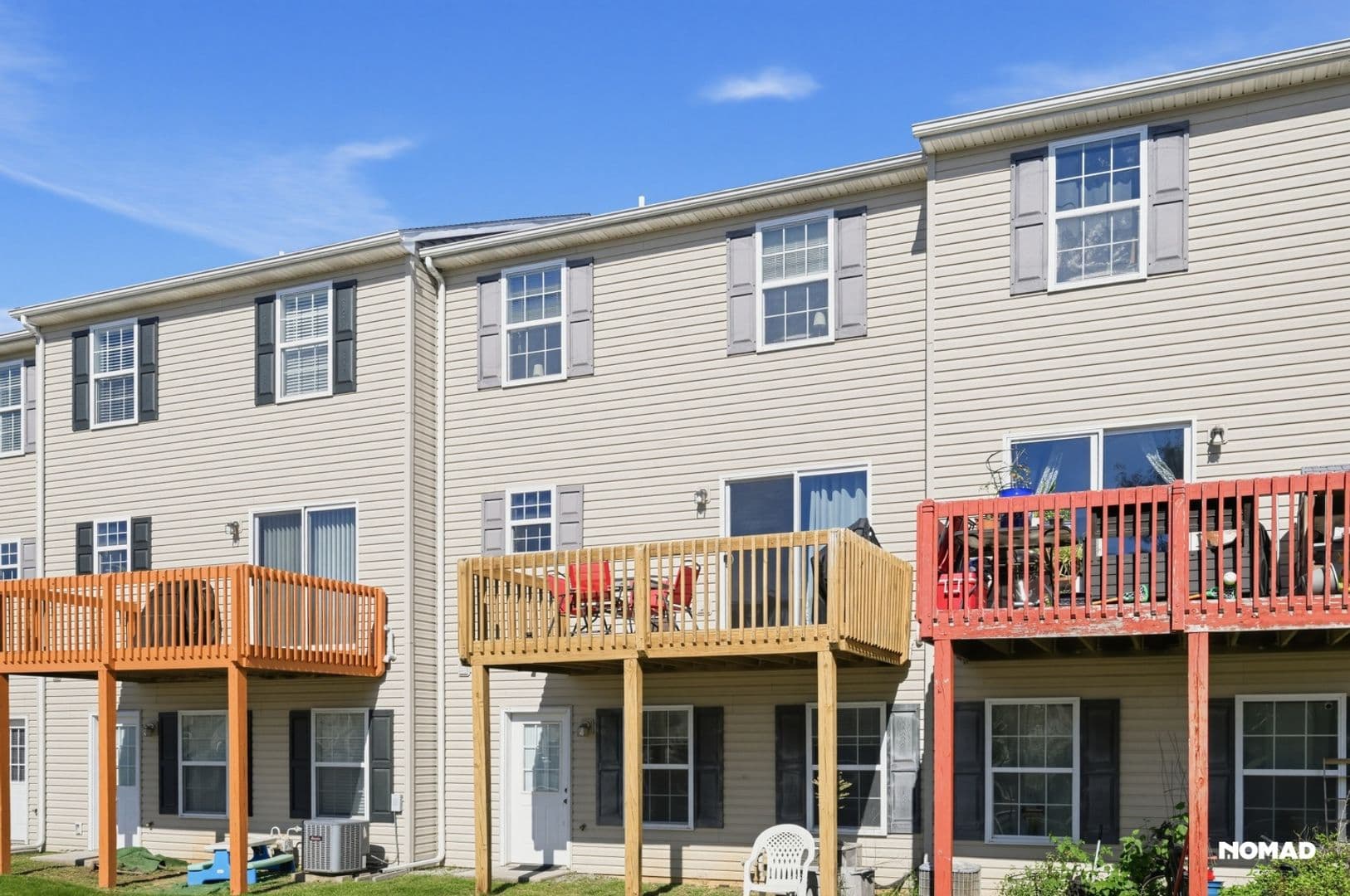 Carlisle Townhome: 318 Sherman Ave