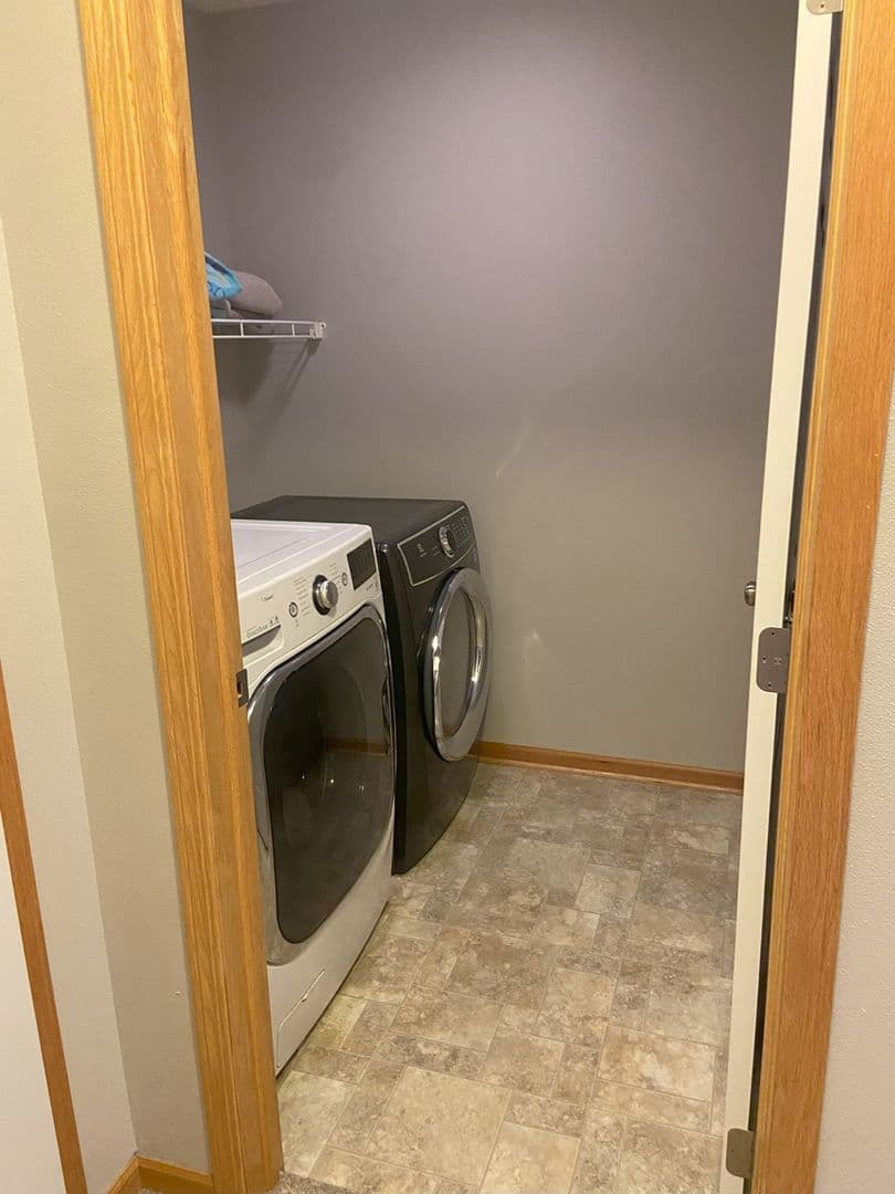 Ankeny House: 5113 Ne Ledgestone Ct