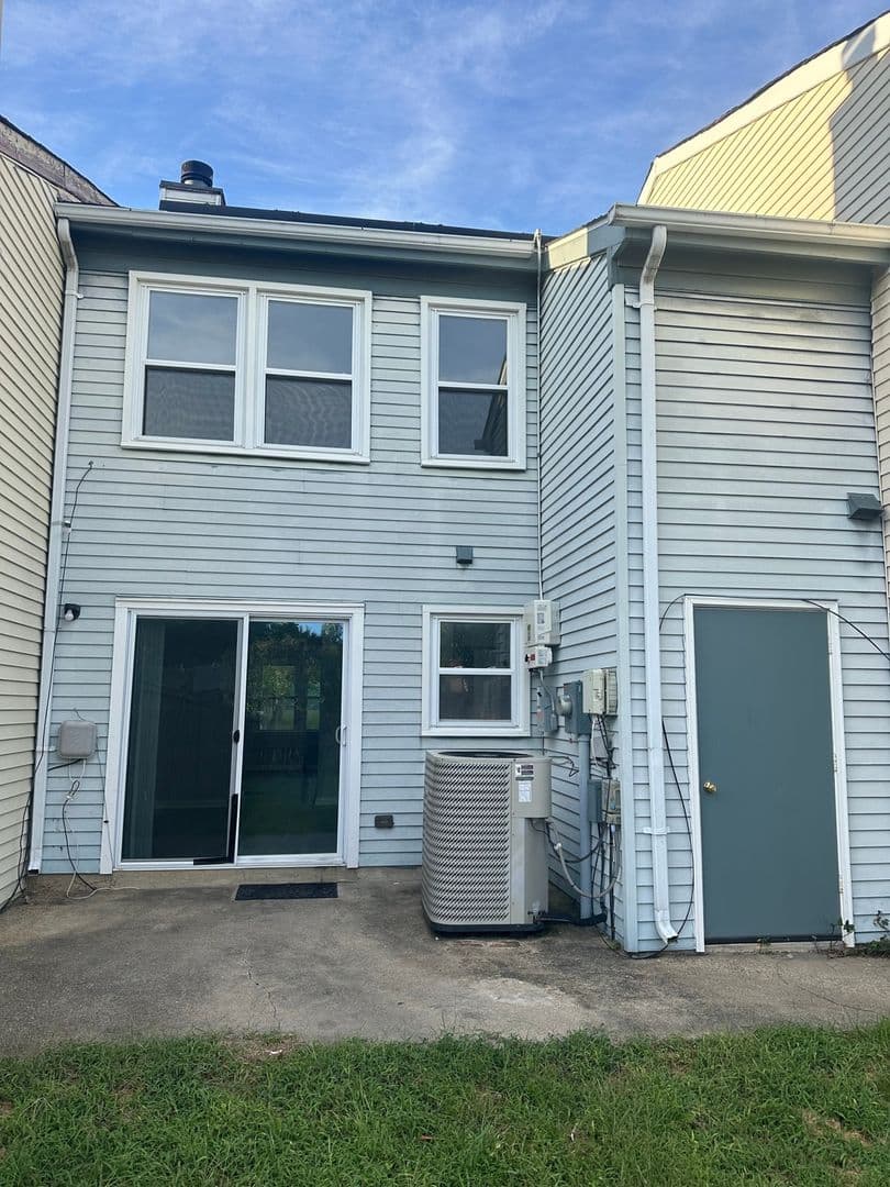 Waldorf Townhome: 61 Meadow Ln