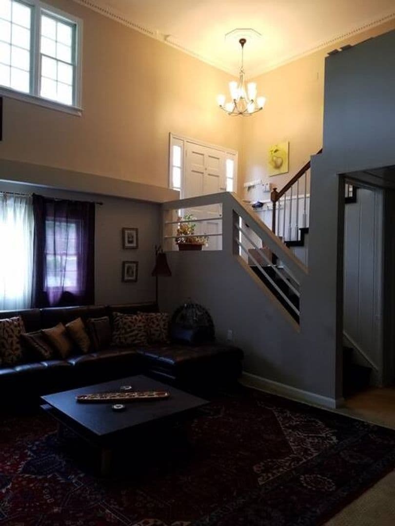 Manassas House: 14414 Bristow Rd