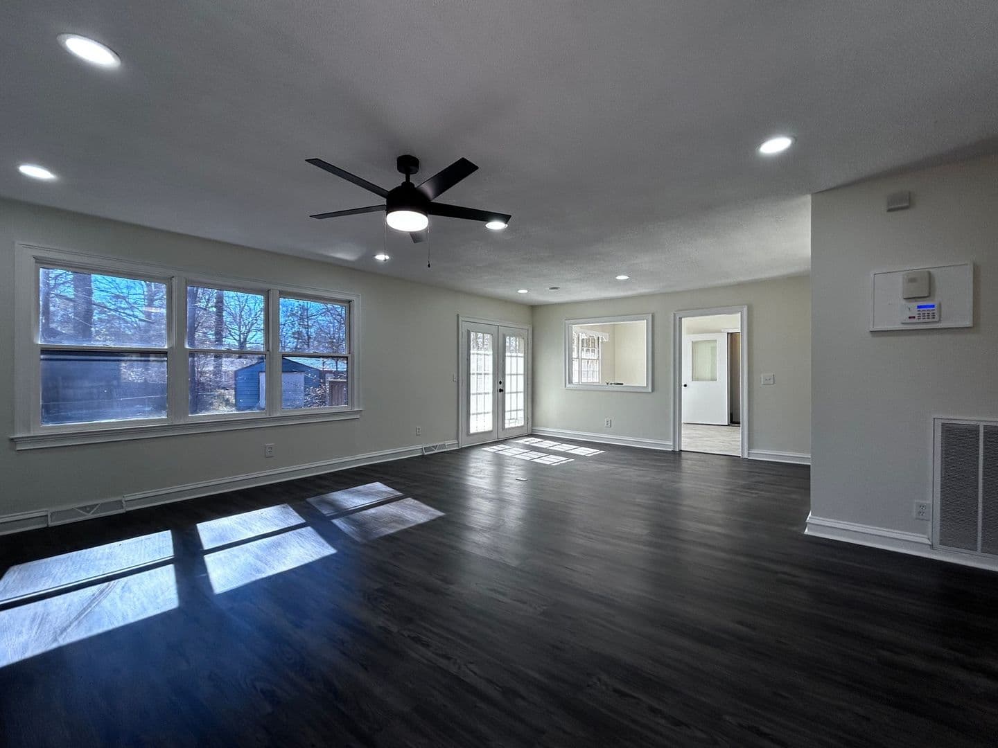 Columbia House: 3700 Cairnbrook Ct