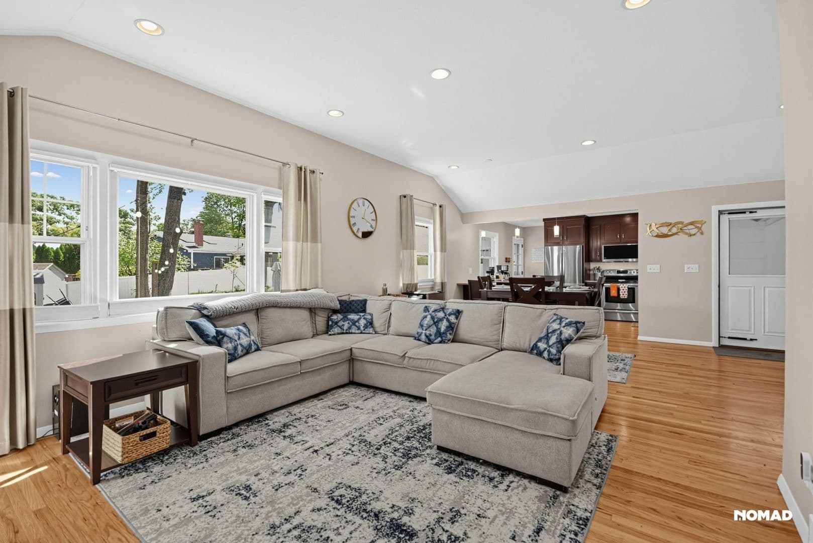Newington House: 80 Knollwood Rd