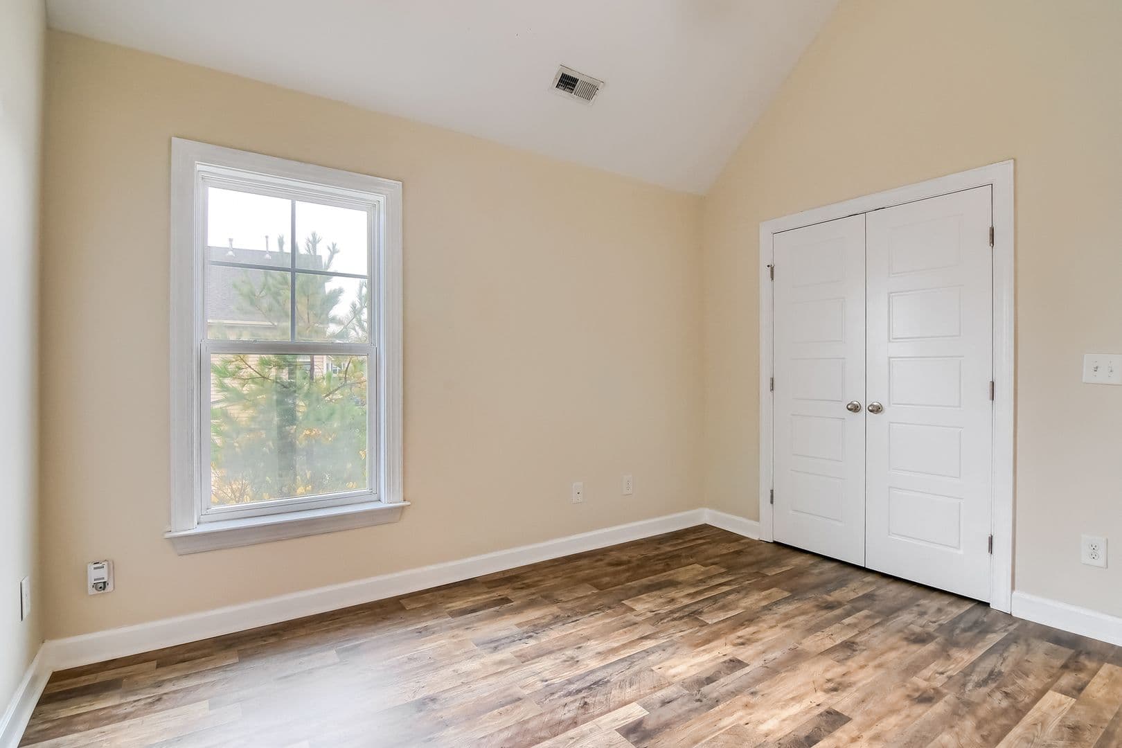 Morrisville House: 202 Roundhouse Lane